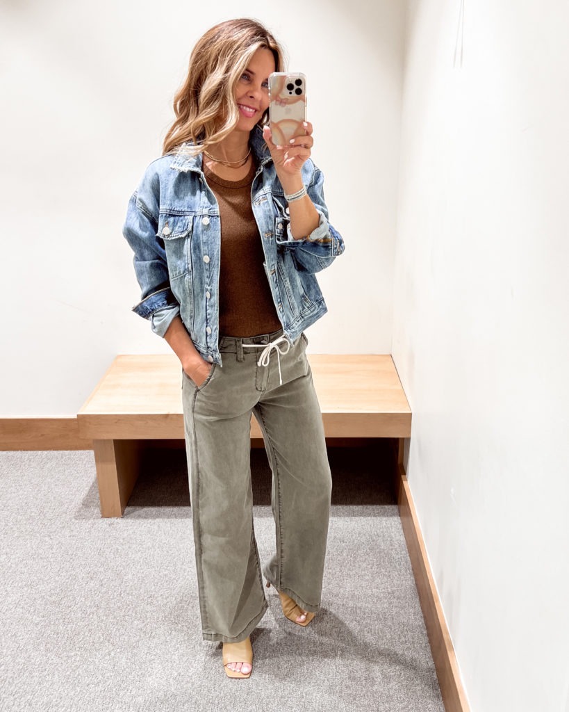 Army Green Wide-Leg Trousers and a Denim Jacket for spring and summer